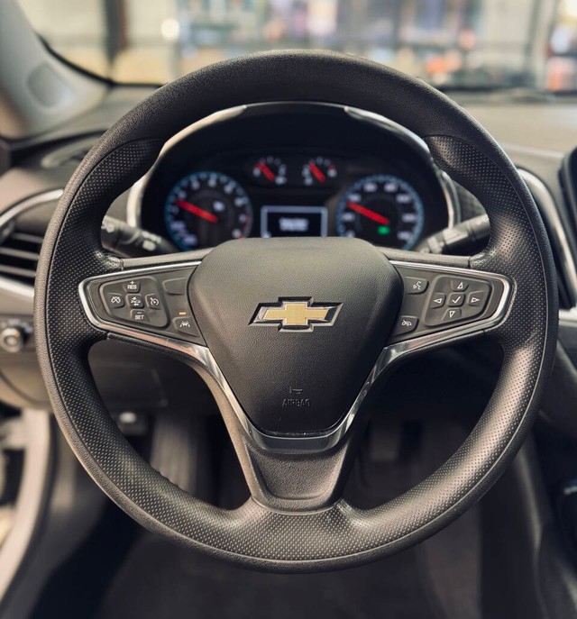 Chevrolet Malibu Vehicle Full-screen Gallery Image 09