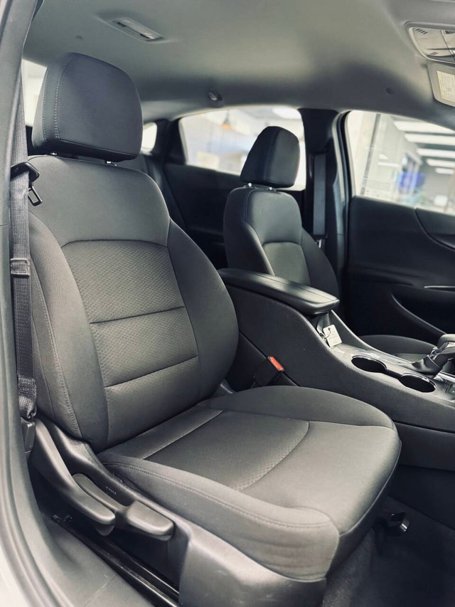 Chevrolet Malibu Vehicle Full-screen Gallery Image 14