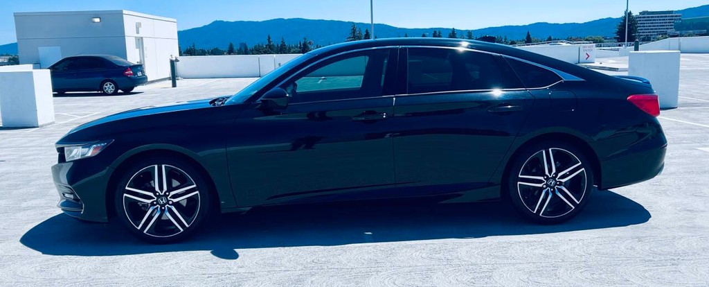 Honda Accord Sedan Vehicle Full-screen Gallery Image 05