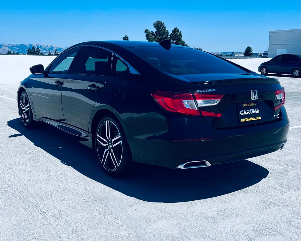 Honda Accord Sedan Vehicle Full-screen Gallery Image 06