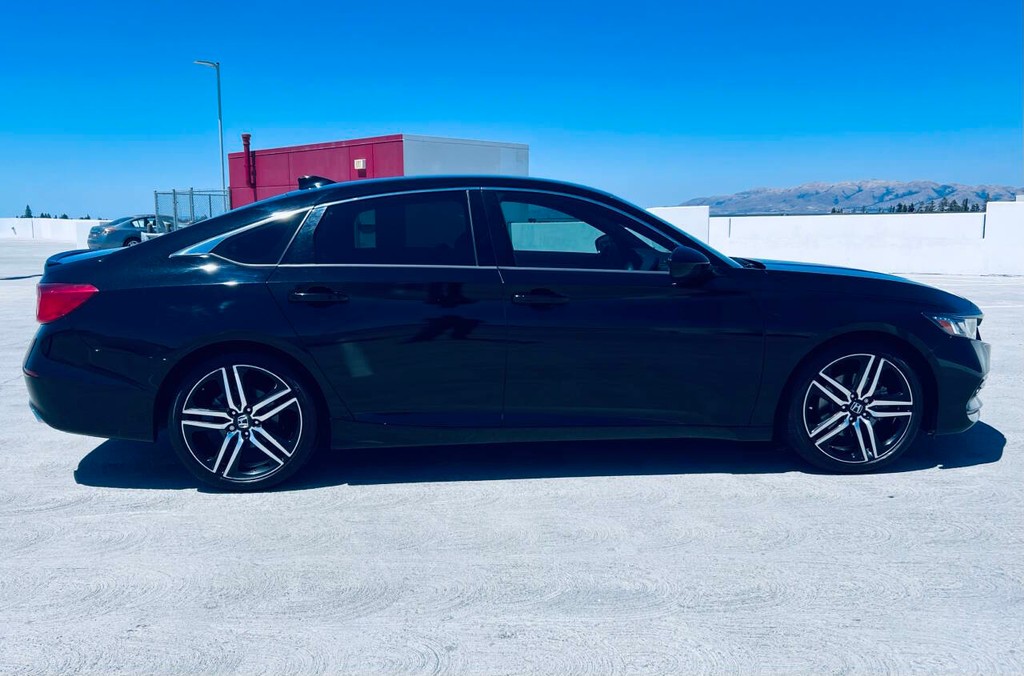 Honda Accord Sedan Vehicle Full-screen Gallery Image 09