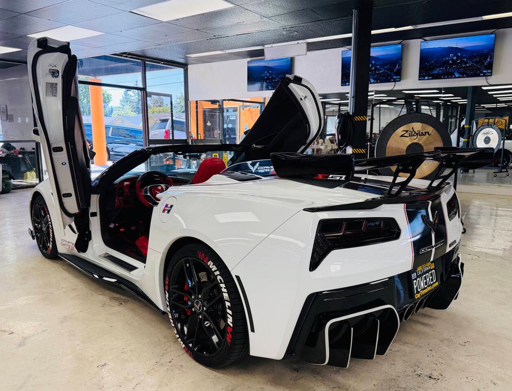 Chevrolet Corvette Vehicle Full-screen Gallery Image 19