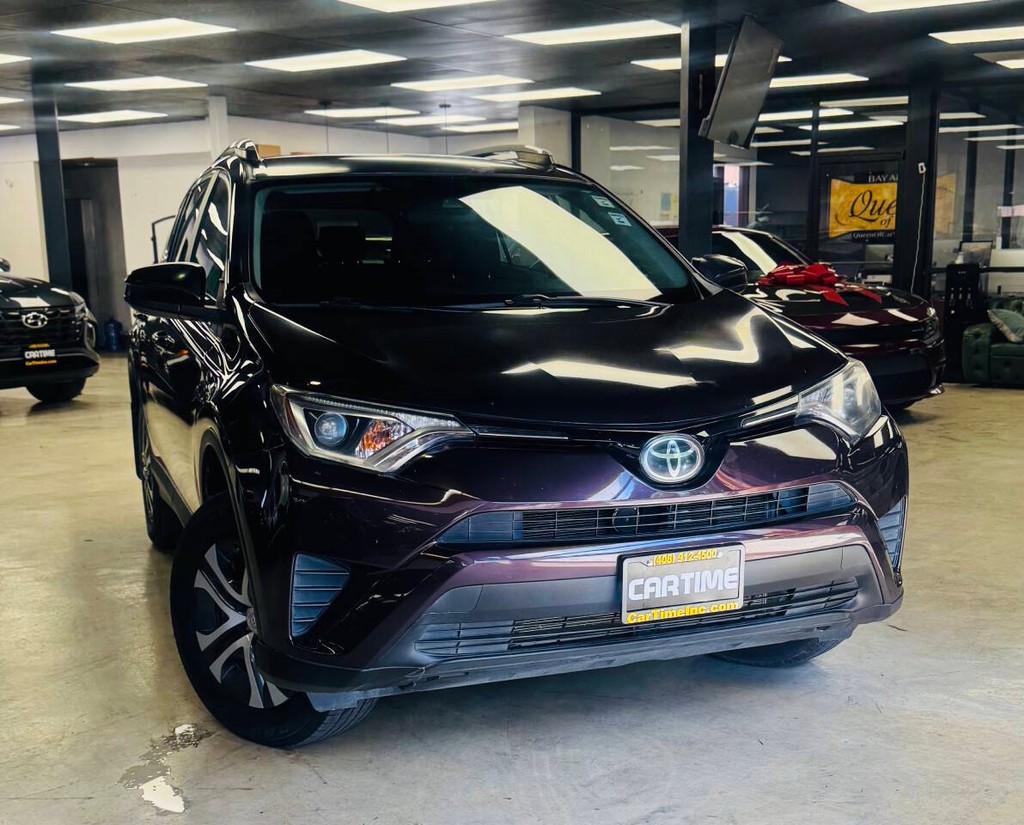 Toyota RAV4 Vehicle Full-screen Gallery Image 02