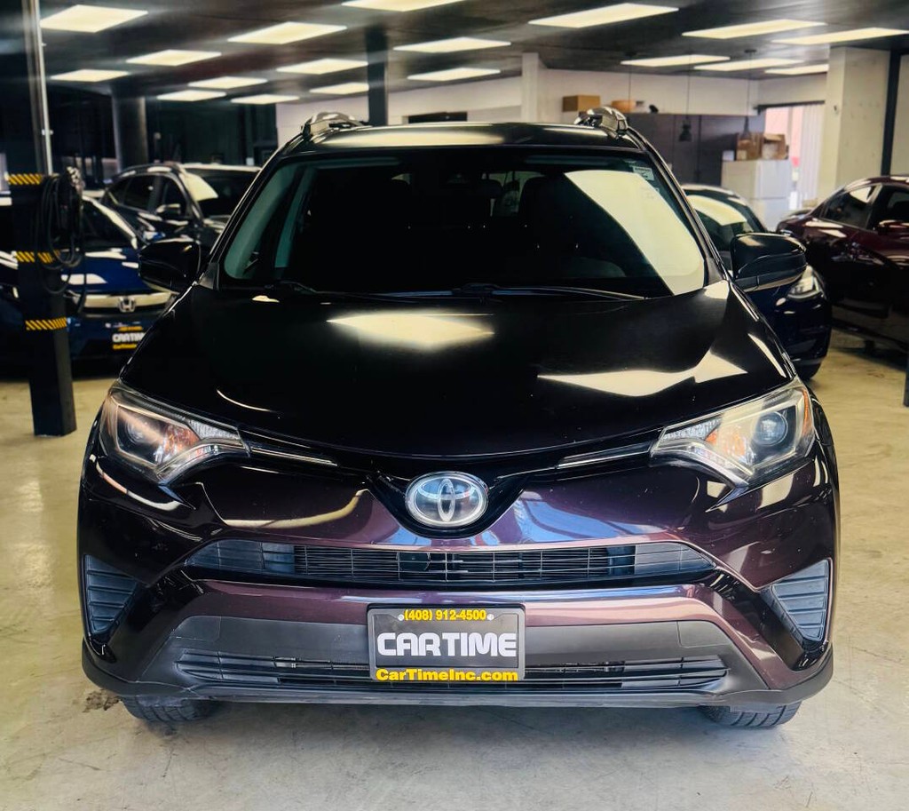 Toyota RAV4 Vehicle Full-screen Gallery Image 03