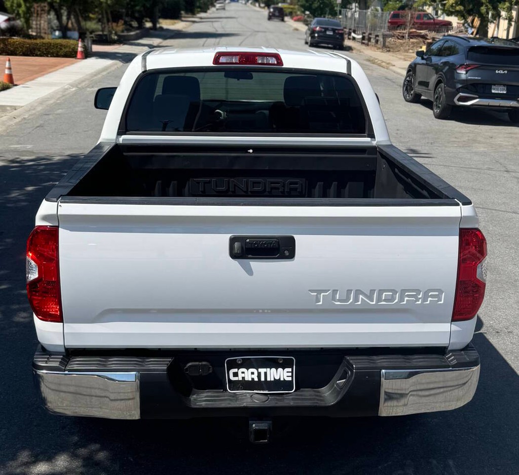Toyota Tundra Vehicle Full-screen Gallery Image 09