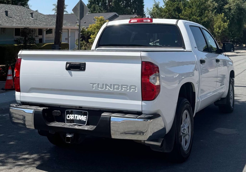 Toyota Tundra Vehicle Full-screen Gallery Image 10