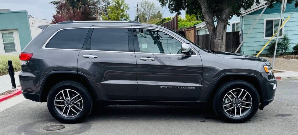 Jeep Grand Cherokee Vehicle Full-screen Gallery Image 05