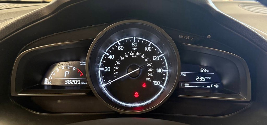 Mazda Mazda3 Hatchback Vehicle Full-screen Gallery Image 14