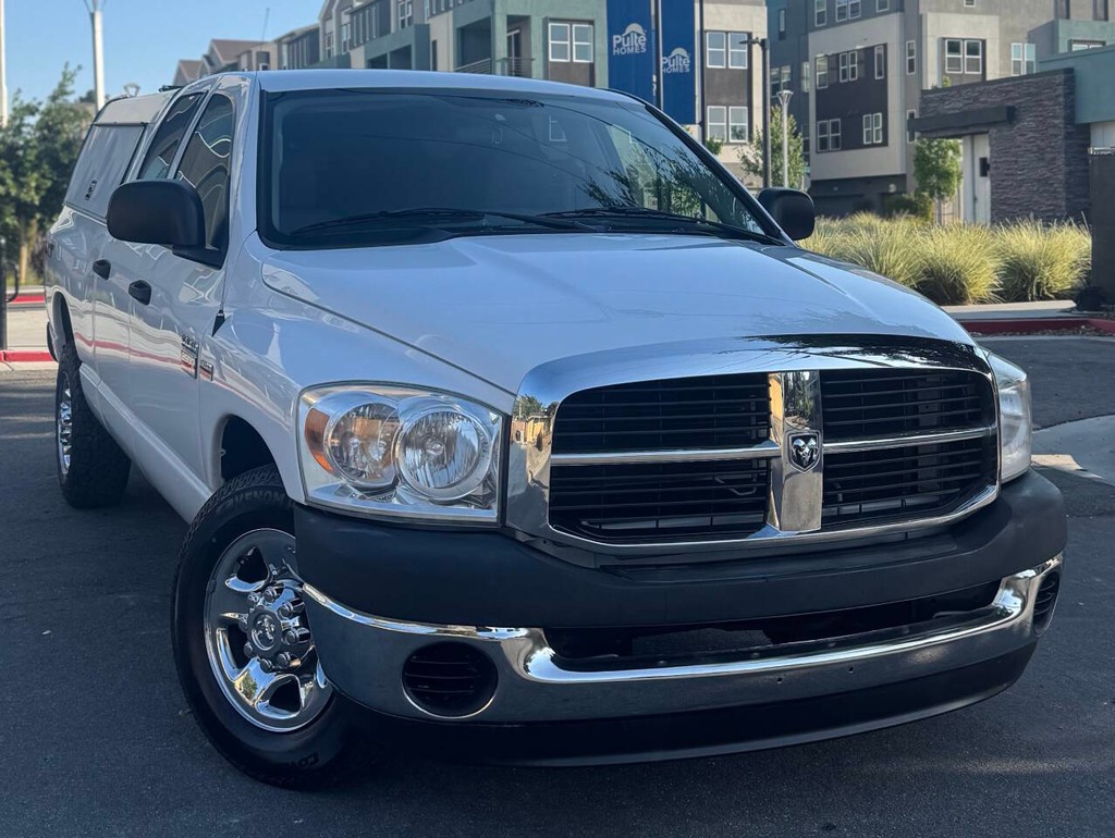 Dodge Ram 2500 Vehicle Full-screen Gallery Image 03