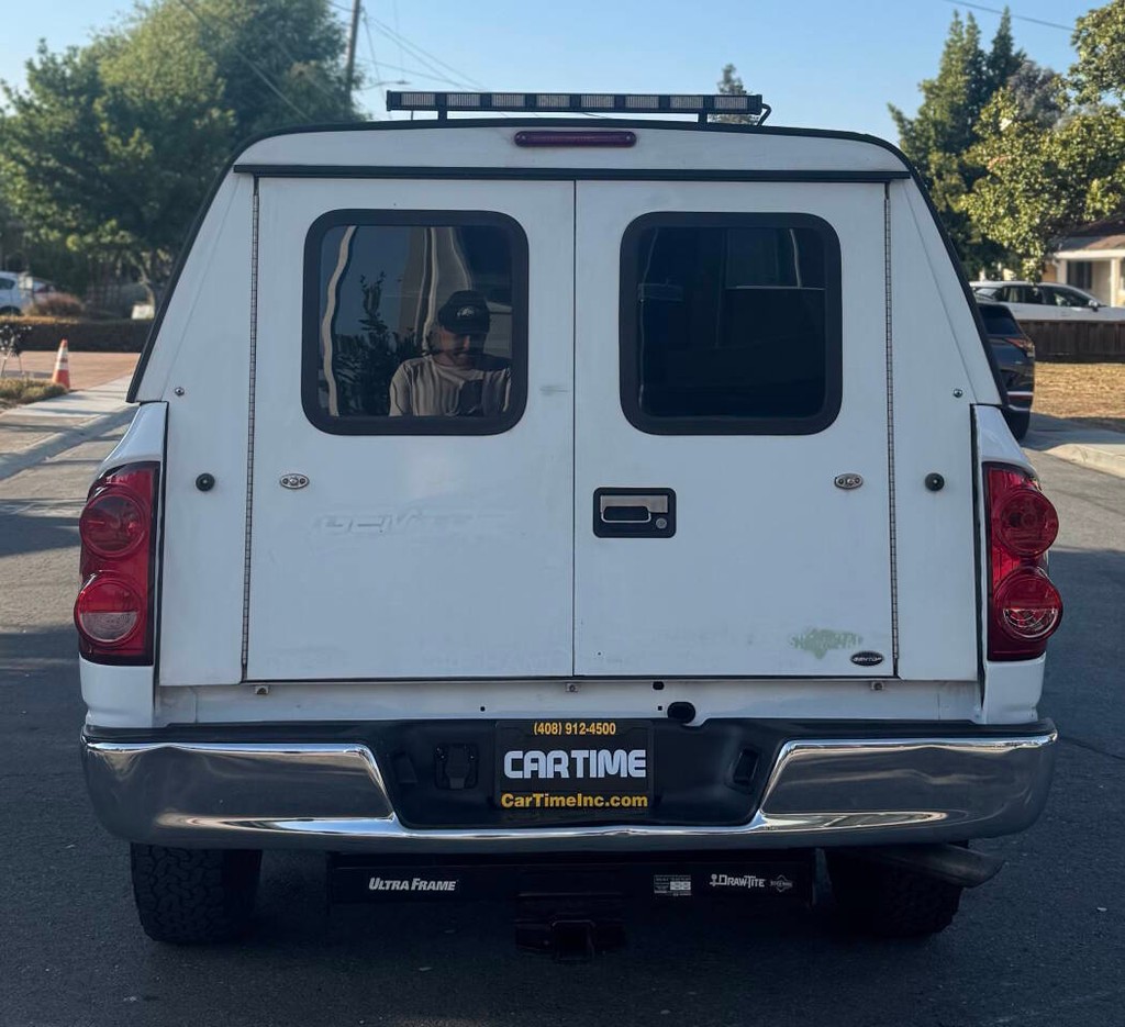 Dodge Ram 2500 Vehicle Full-screen Gallery Image 09