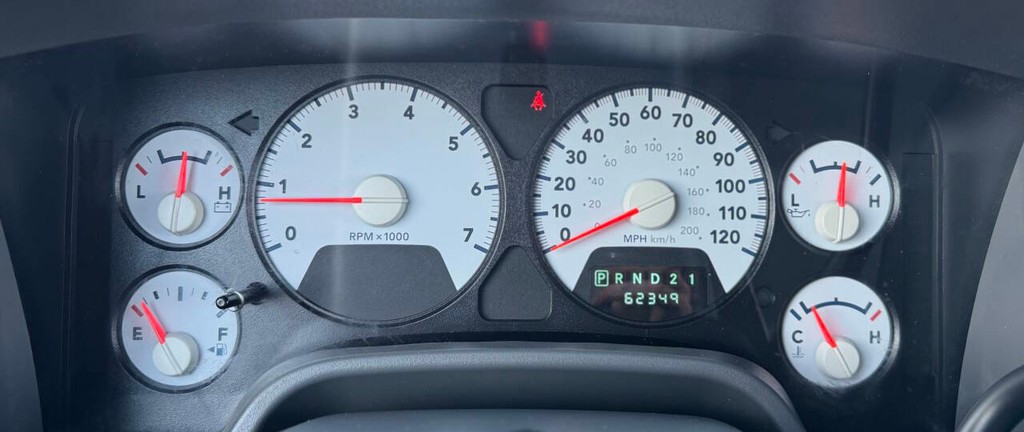 Dodge Ram 2500 Vehicle Full-screen Gallery Image 16