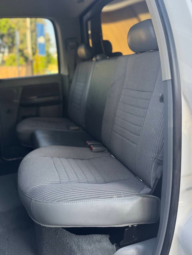 Dodge Ram 2500 Vehicle Full-screen Gallery Image 19