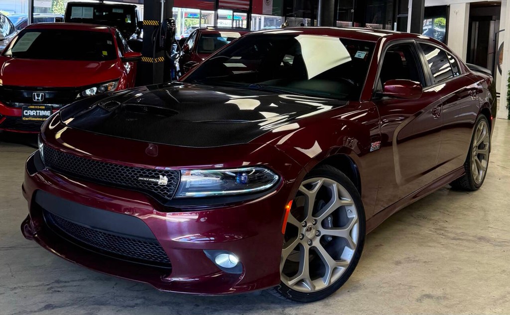 Dodge Charger Vehicle Full-screen Gallery Image 02