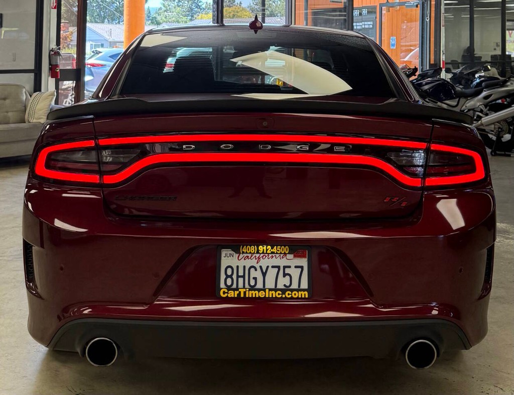 Dodge Charger Vehicle Full-screen Gallery Image 12