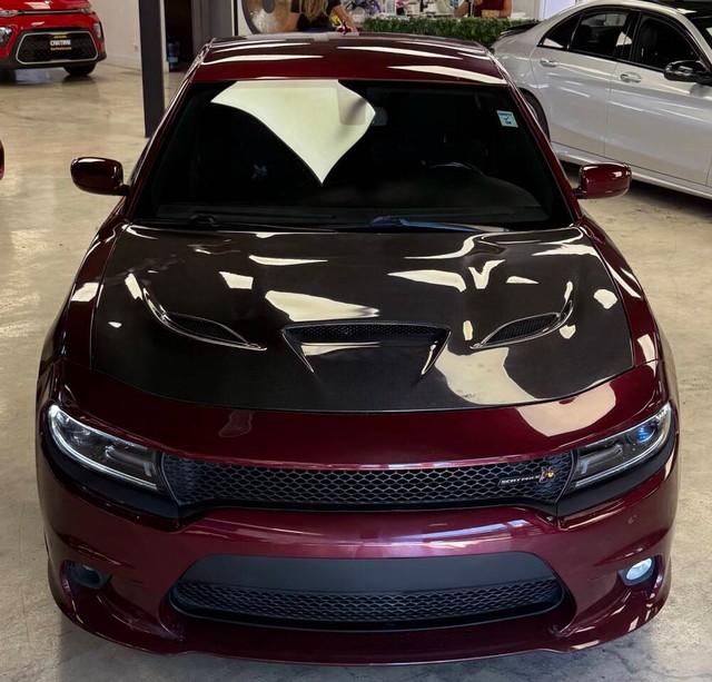 Dodge Charger Vehicle Full-screen Gallery Image 06