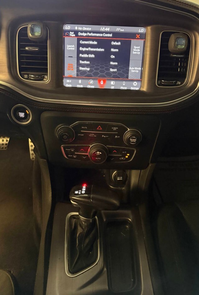 Dodge Charger Vehicle Full-screen Gallery Image 20