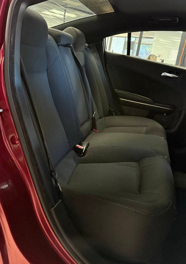 Dodge Charger Vehicle Full-screen Gallery Image 25