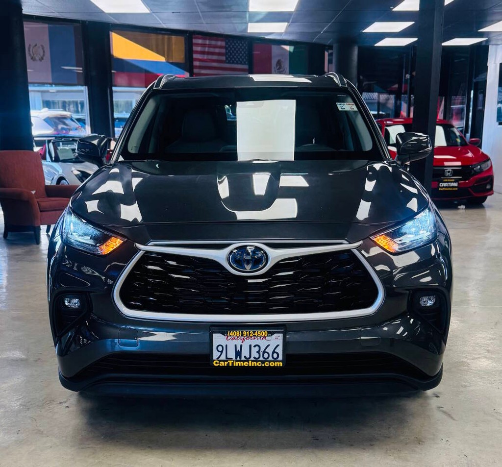 Toyota Highlander Hybrid Vehicle Full-screen Gallery Image 03