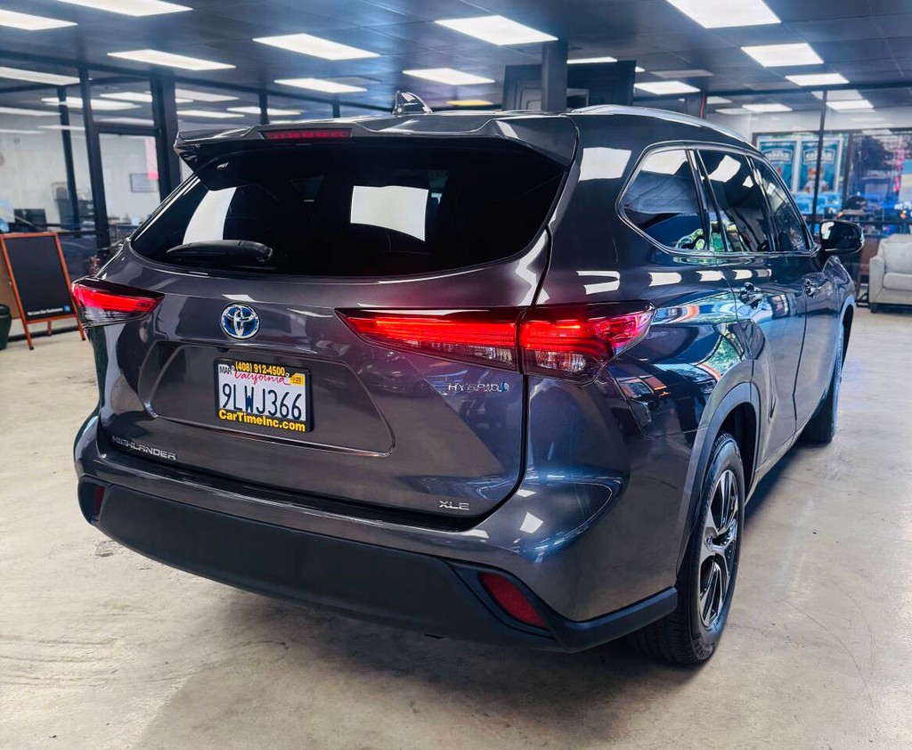 Toyota Highlander Hybrid Vehicle Full-screen Gallery Image 07