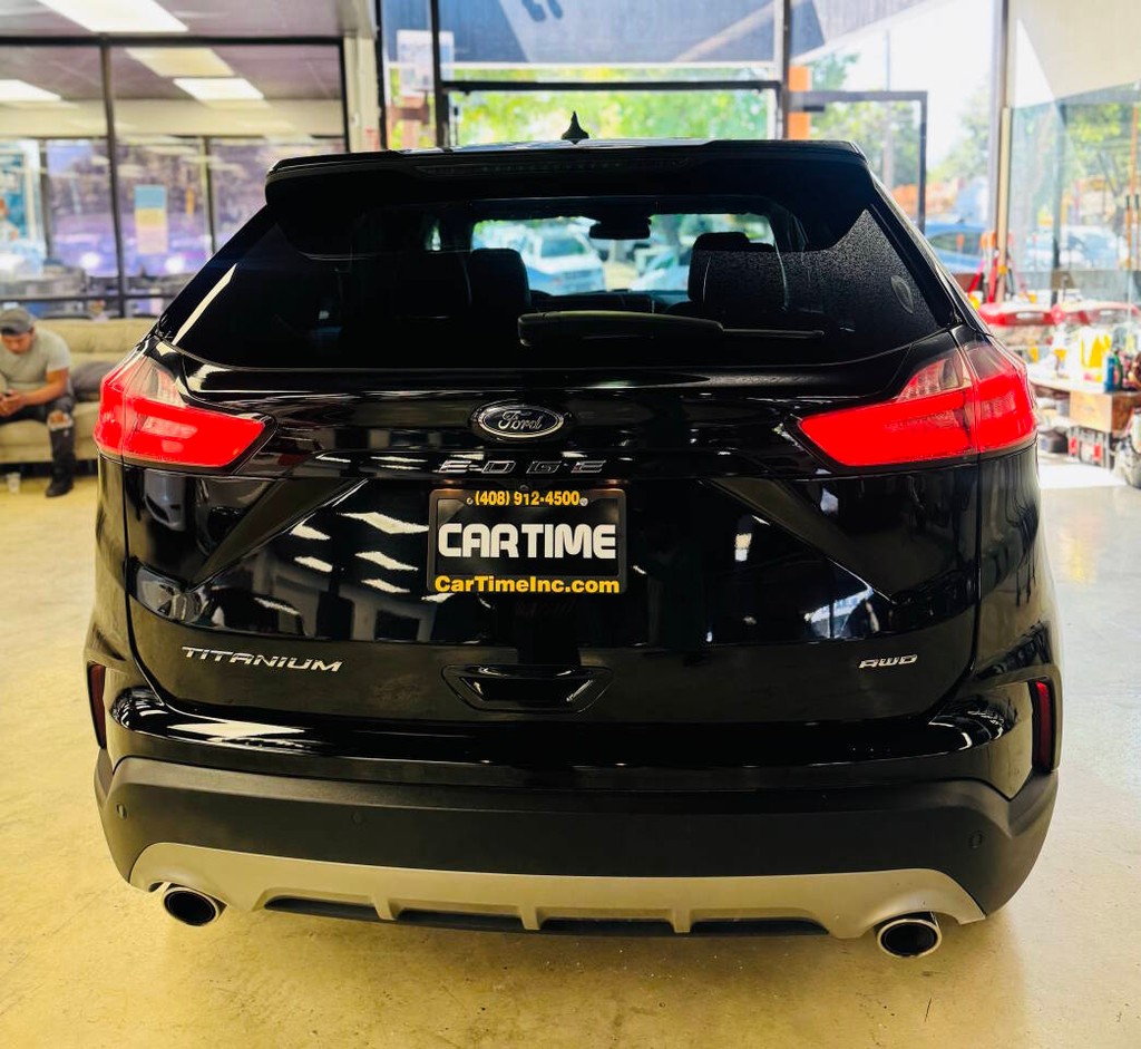 Ford Edge Vehicle Full-screen Gallery Image 08