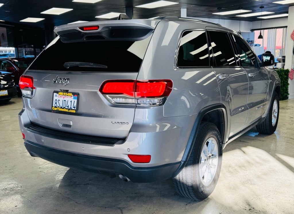 Jeep Grand Cherokee Vehicle Full-screen Gallery Image 06