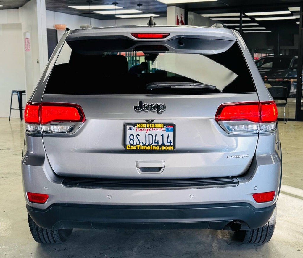 Jeep Grand Cherokee Vehicle Full-screen Gallery Image 07