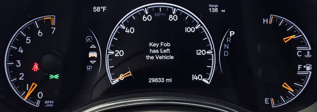 Jeep Grand Cherokee Vehicle Full-screen Gallery Image 12