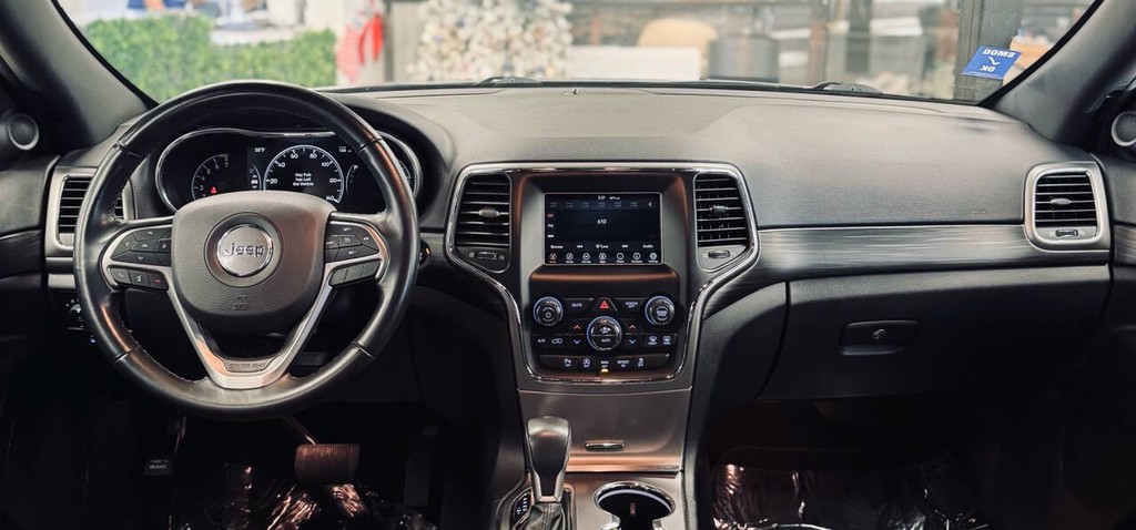 Jeep Grand Cherokee Vehicle Full-screen Gallery Image 14