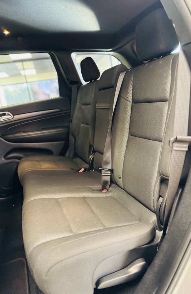 Jeep Grand Cherokee Vehicle Full-screen Gallery Image 19