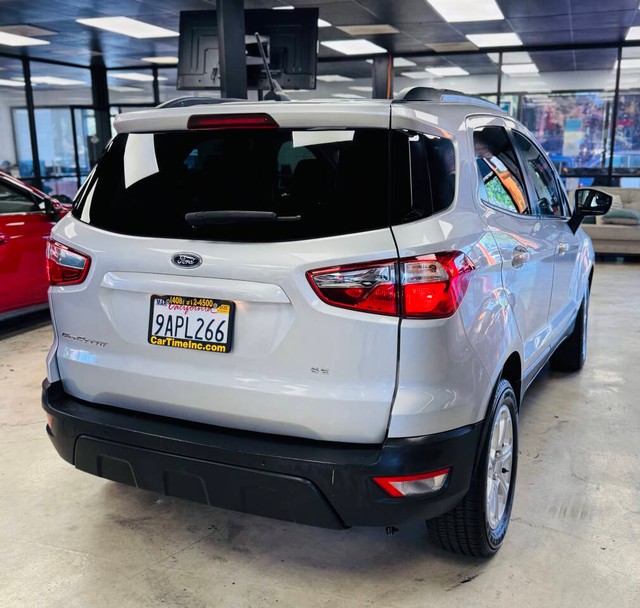 Ford EcoSport Vehicle Full-screen Gallery Image 08