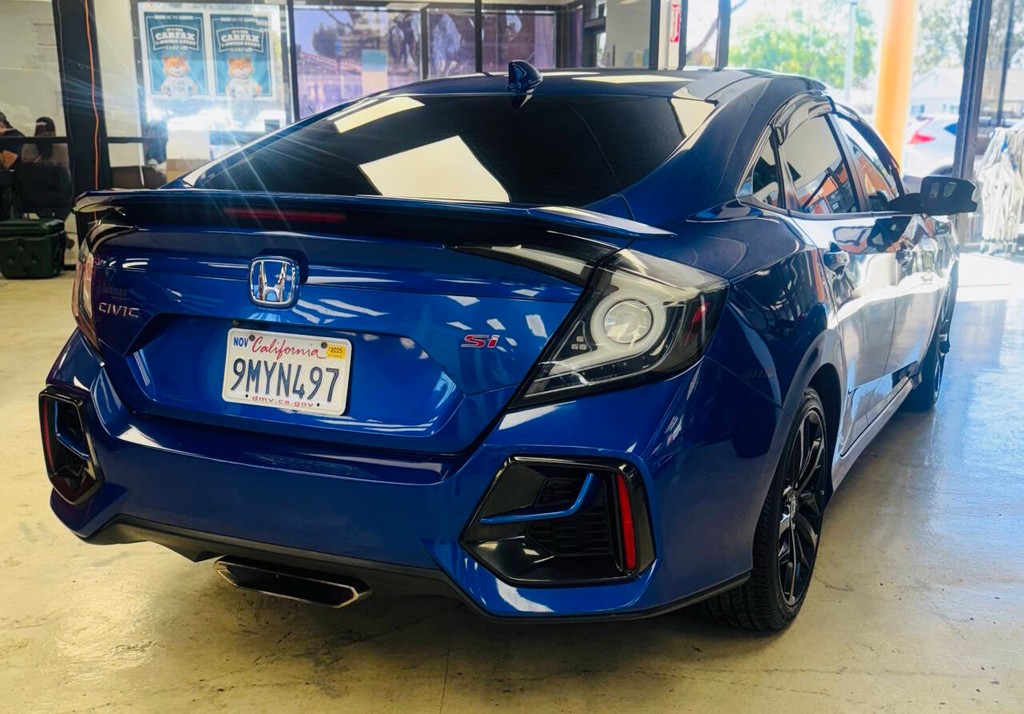 Honda Civic Si Sedan Vehicle Full-screen Gallery Image 07