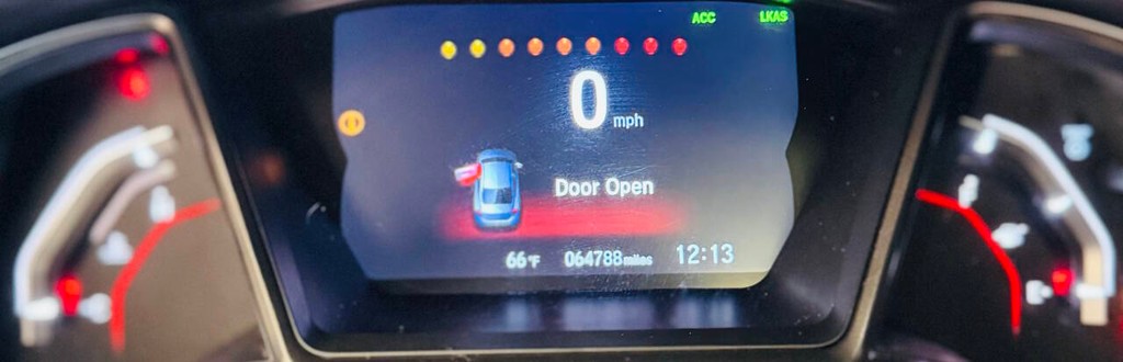 Honda Civic Si Sedan Vehicle Full-screen Gallery Image 08