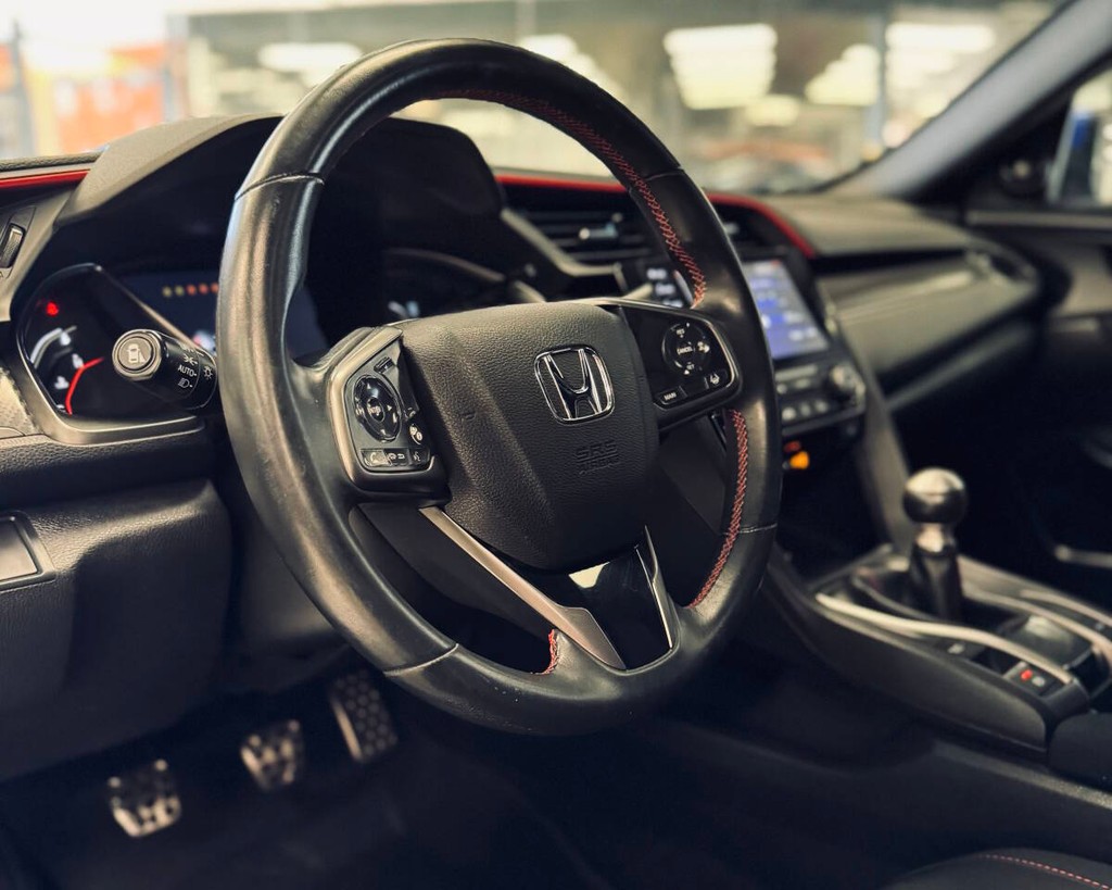 Honda Civic Si Sedan Vehicle Full-screen Gallery Image 10