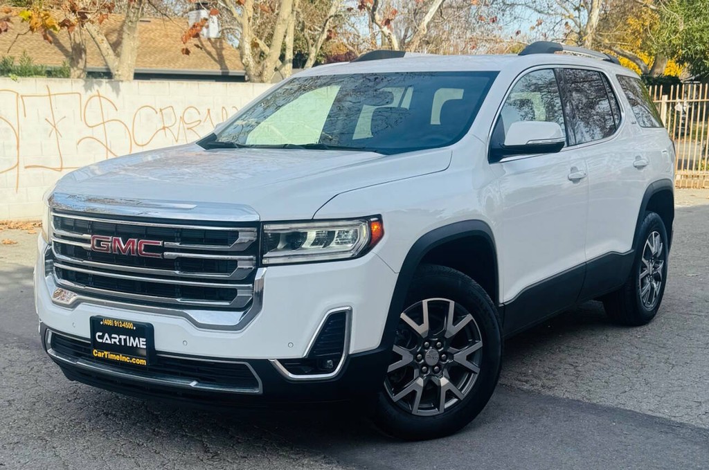 GMC Acadia Vehicle Full-screen Gallery Image 03