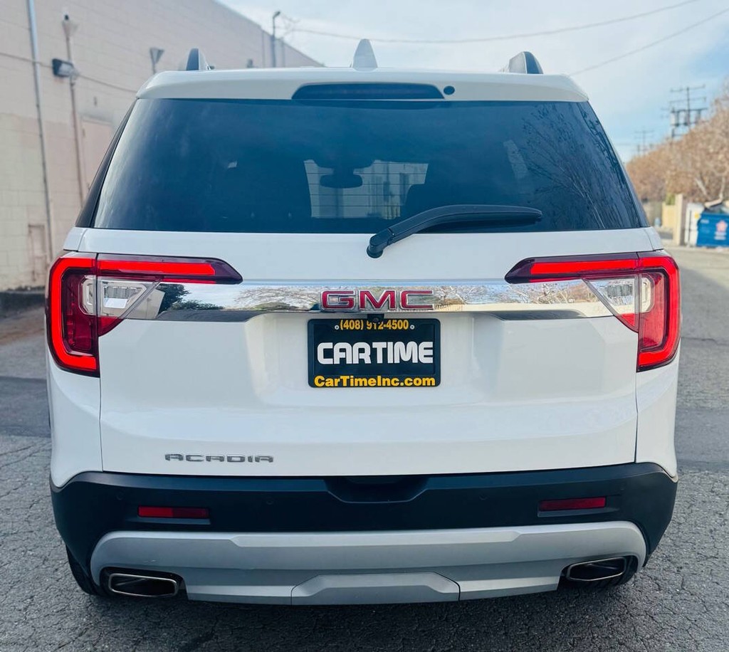 GMC Acadia Vehicle Full-screen Gallery Image 12