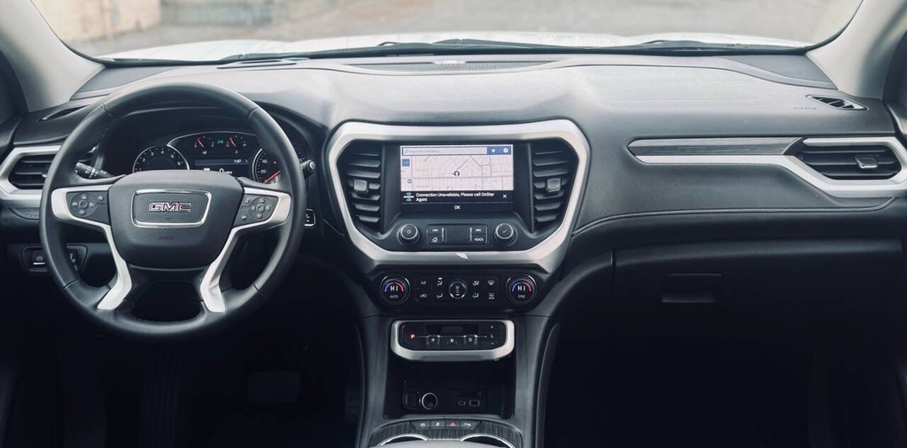 GMC Acadia Vehicle Full-screen Gallery Image 19