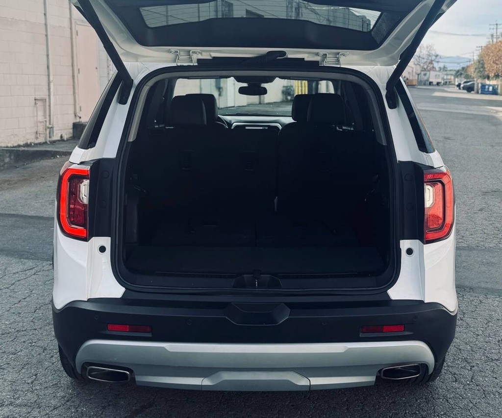 GMC Acadia Vehicle Full-screen Gallery Image 38