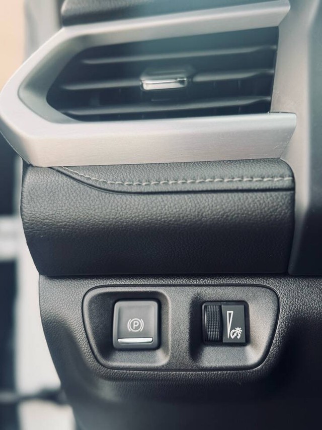 GMC Acadia Vehicle Full-screen Gallery Image 37