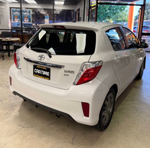 Toyota Yaris Vehicle Full-screen Gallery Image 08