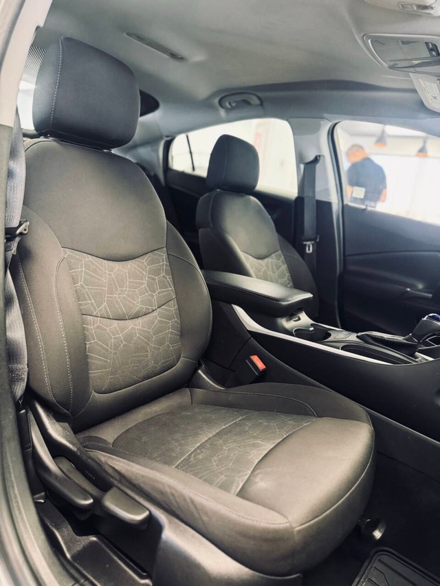 Chevrolet Volt Vehicle Full-screen Gallery Image 13