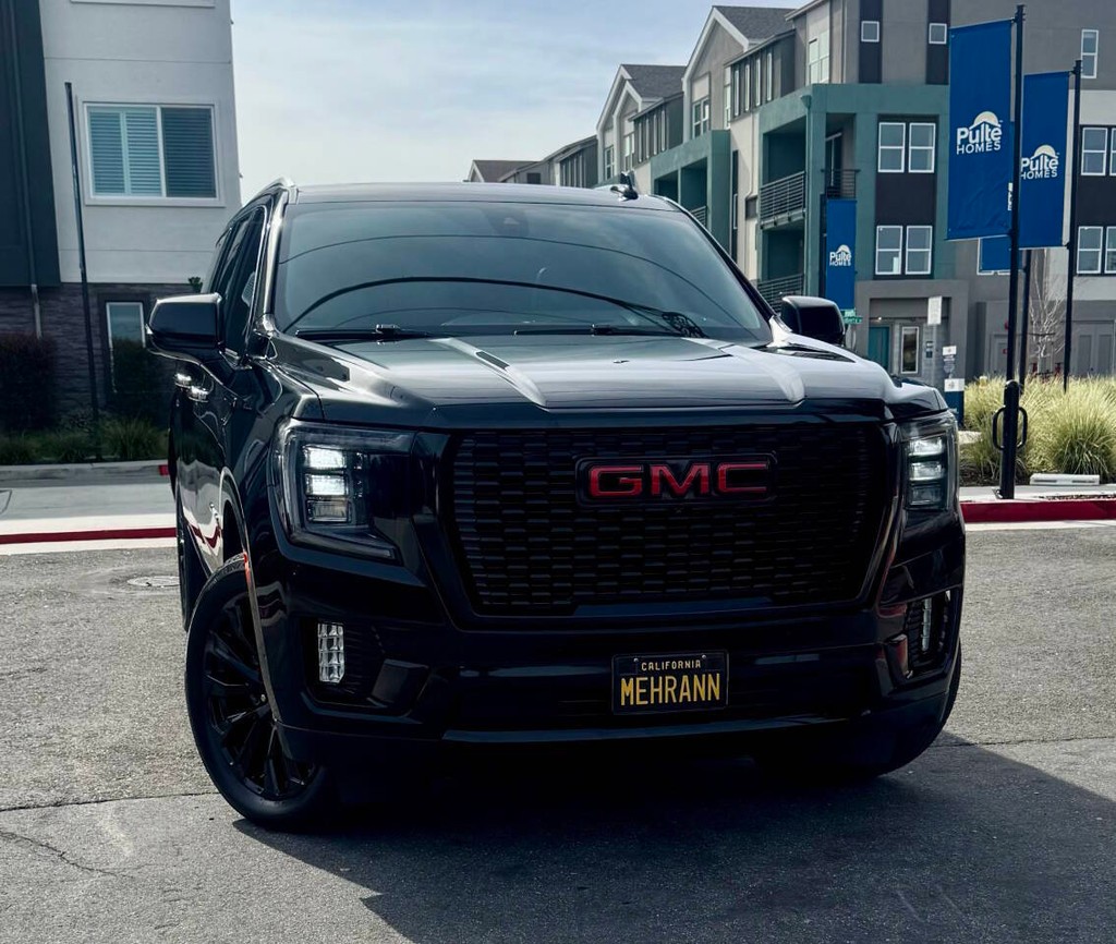 GMC Yukon XL Vehicle Full-screen Gallery Image 04