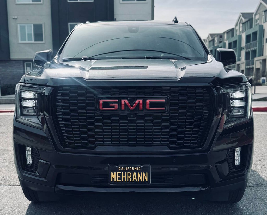 GMC Yukon XL Vehicle Full-screen Gallery Image 12