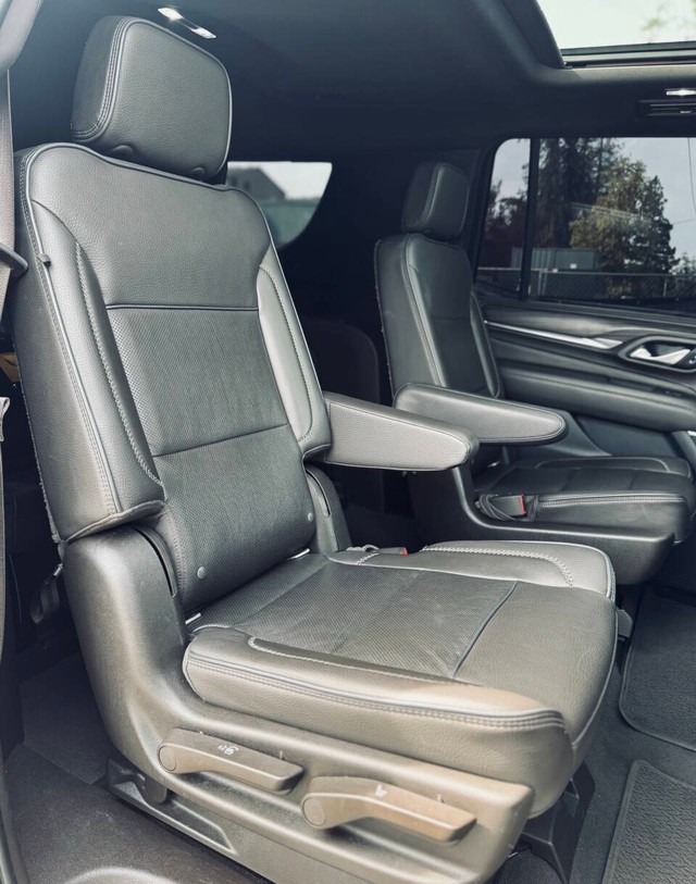 GMC Yukon XL Vehicle Full-screen Gallery Image 25