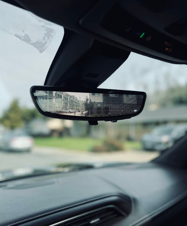 GMC Yukon XL Vehicle Full-screen Gallery Image 27