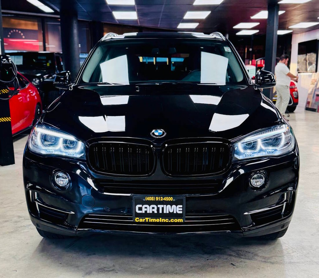 BMW X5 Vehicle Full-screen Gallery Image 03