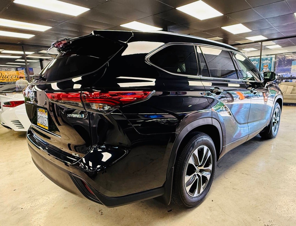 Toyota Highlander Hybrid Vehicle Full-screen Gallery Image 06