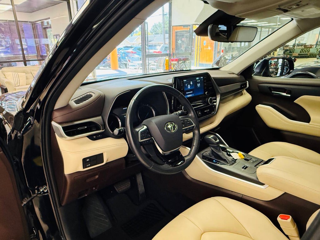 Toyota Highlander Hybrid Vehicle Full-screen Gallery Image 10