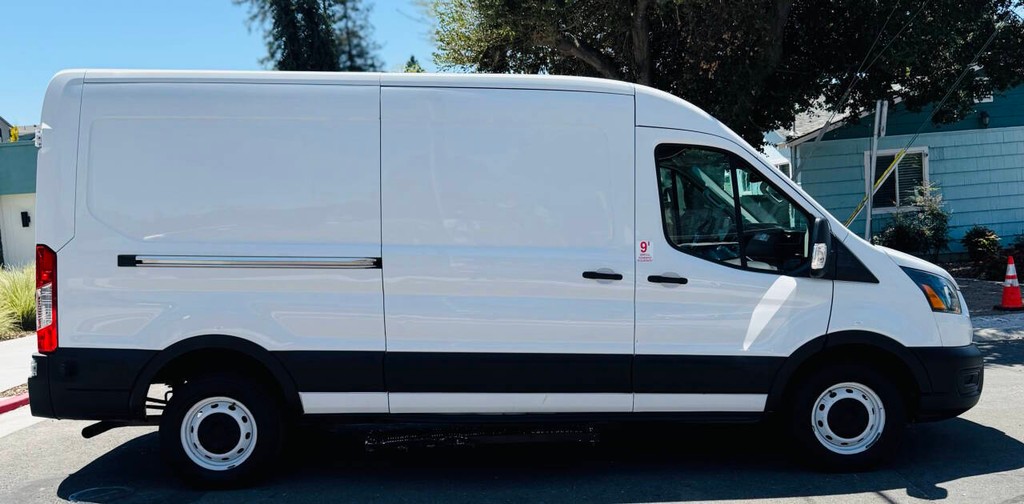 Ford Transit Cargo Van Vehicle Full-screen Gallery Image 04