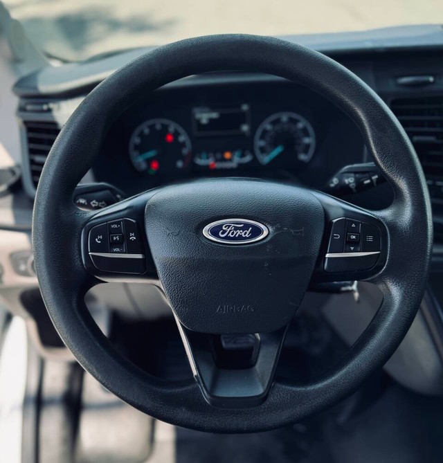 Ford Transit Cargo Van Vehicle Full-screen Gallery Image 09