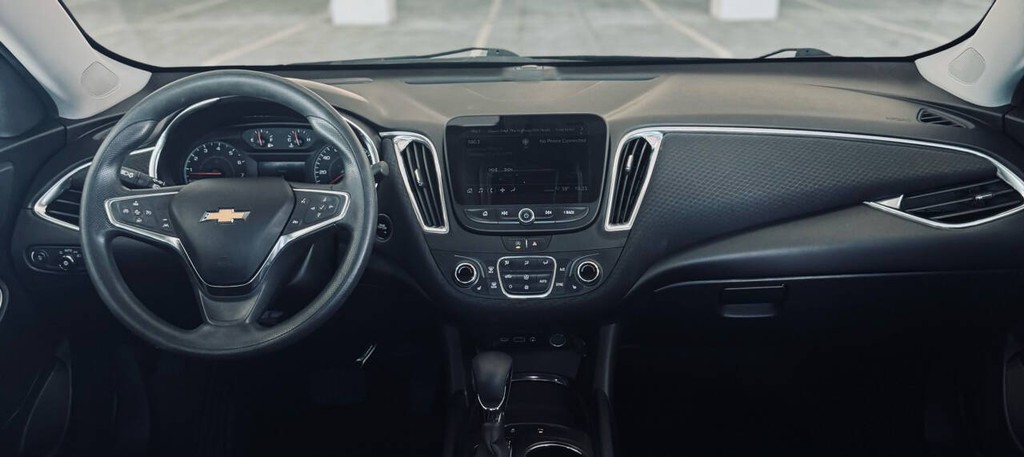 Chevrolet Malibu Vehicle Full-screen Gallery Image 17